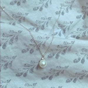 Sterling Silver petite pearl w rhinestone necklace